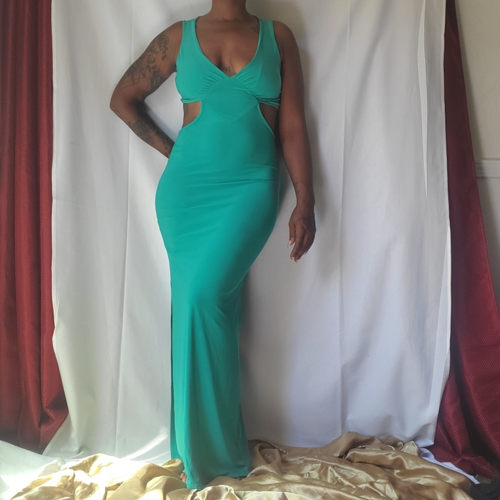 Cut Out Maxi Dress
